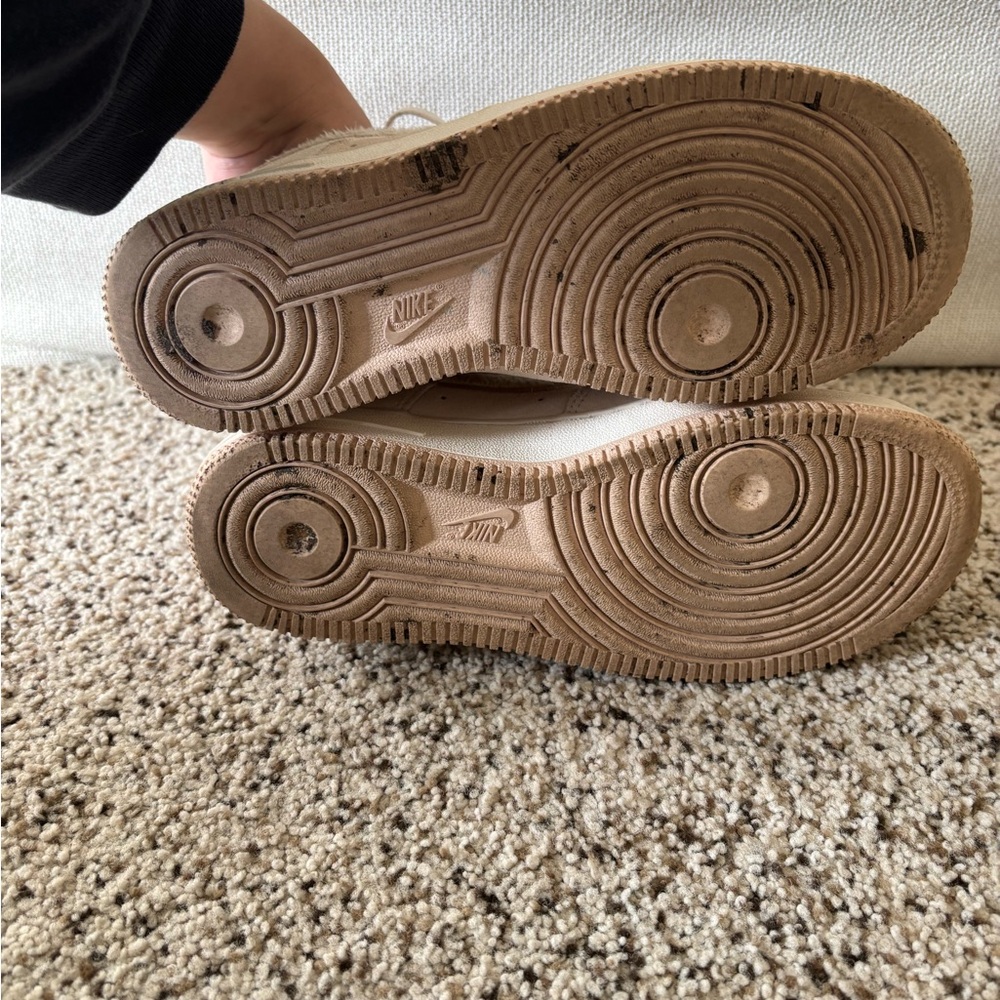 Nike Air Tan Sneakers - Picture 4 of 6